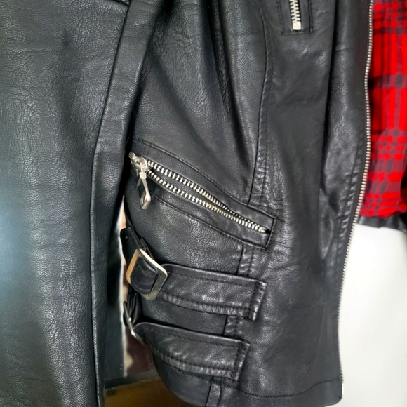 NWOT black faux leather jacket moto jacket size small - Picture 14 of 14